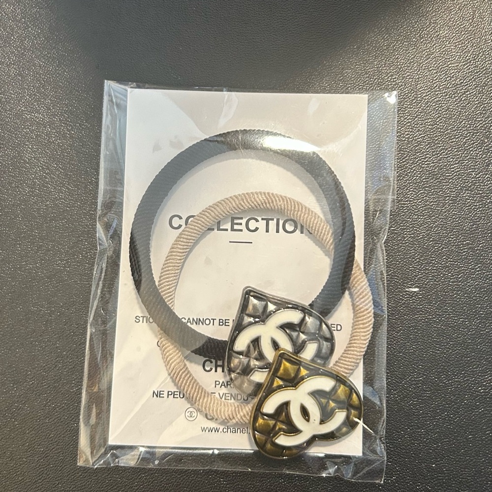 NIB Chanel Black and Tan Heart Hair Ties Pack of 2